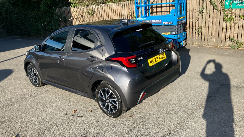 Toyota Yaris 1.5 Hybrid Design 5dr CVT Hybrid Hatchback - Image 31