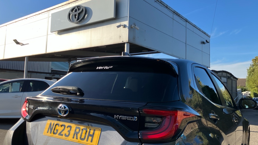 Toyota Yaris 1.5 Hybrid Design 5dr CVT Hybrid Hatchback - Image 36