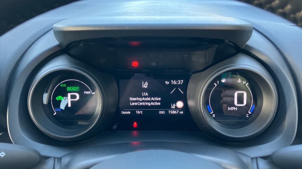 Toyota Yaris 1.5 Hybrid Design 5dr CVT Hybrid Hatchback - Image 43