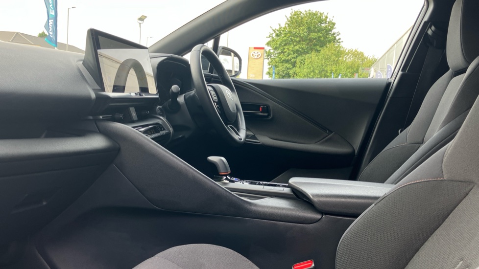Toyota C-HR 1.8 Hybrid Design 5dr CVT Hybrid Hatchback - Image 5