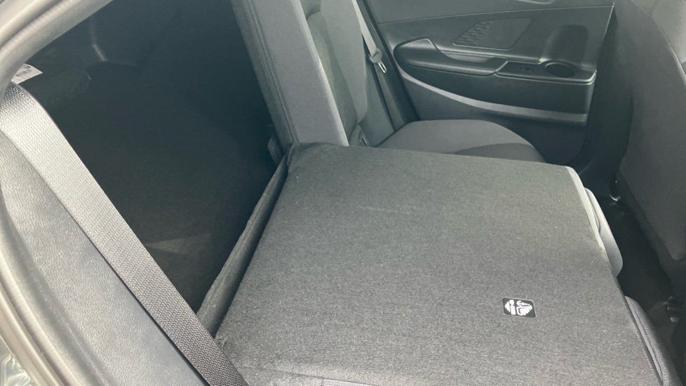 Toyota C-HR 1.8 Hybrid Design 5dr CVT Hybrid Hatchback - Image 18