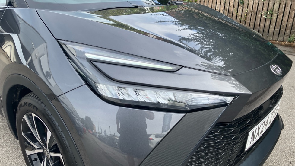 Toyota C-HR 1.8 Hybrid Design 5dr CVT Hybrid Hatchback - Image 20