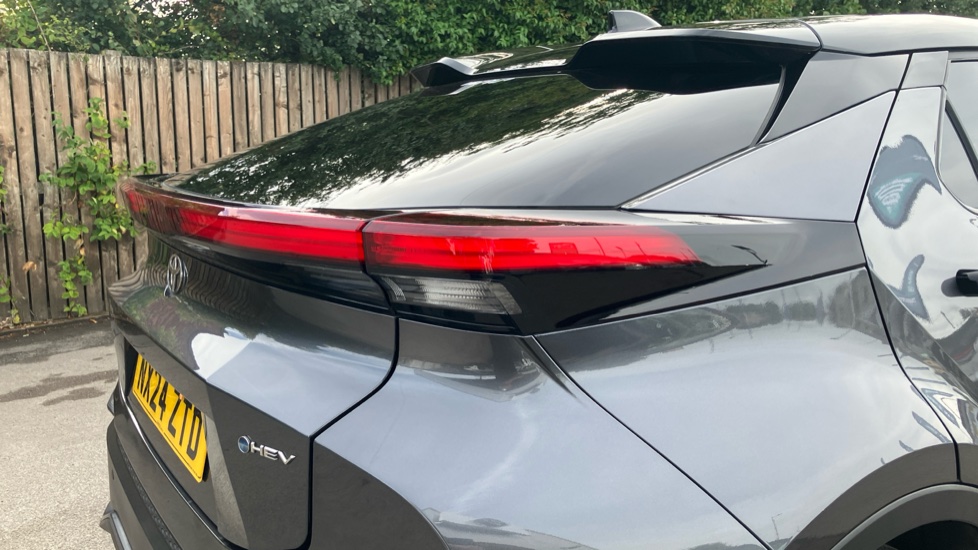 Toyota C-HR 1.8 Hybrid Design 5dr CVT Hybrid Hatchback - Image 21