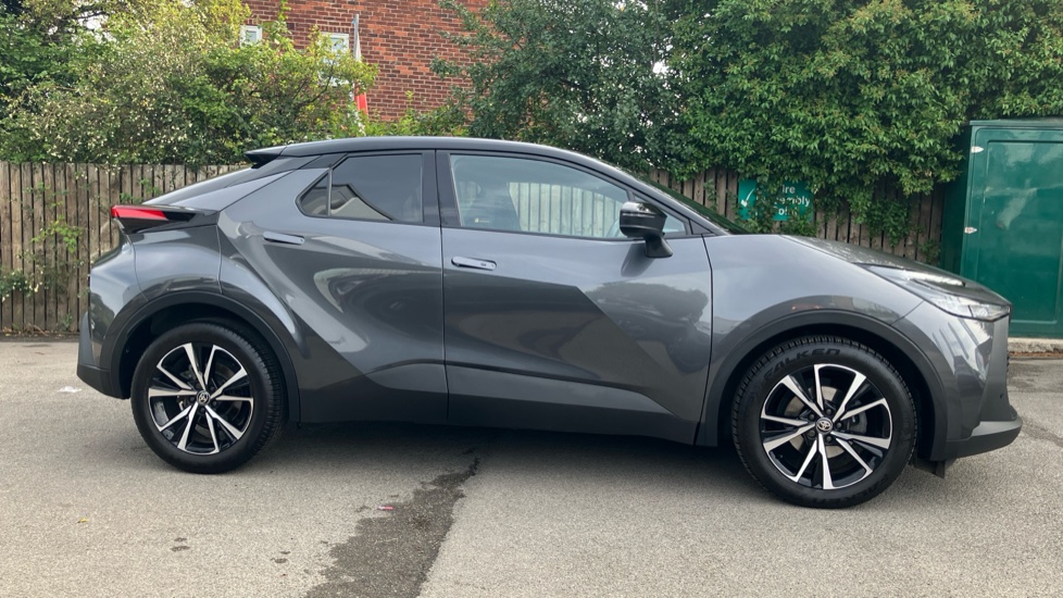 Toyota C-HR 1.8 Hybrid Design 5dr CVT Hybrid Hatchback - Image 23