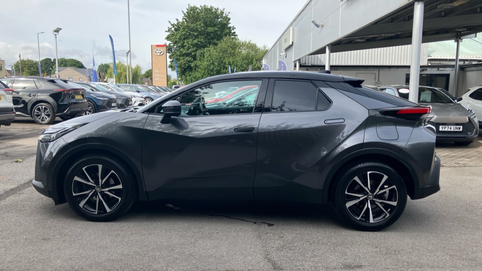 Toyota C-HR 1.8 Hybrid Design 5dr CVT Hybrid Hatchback - Image 24