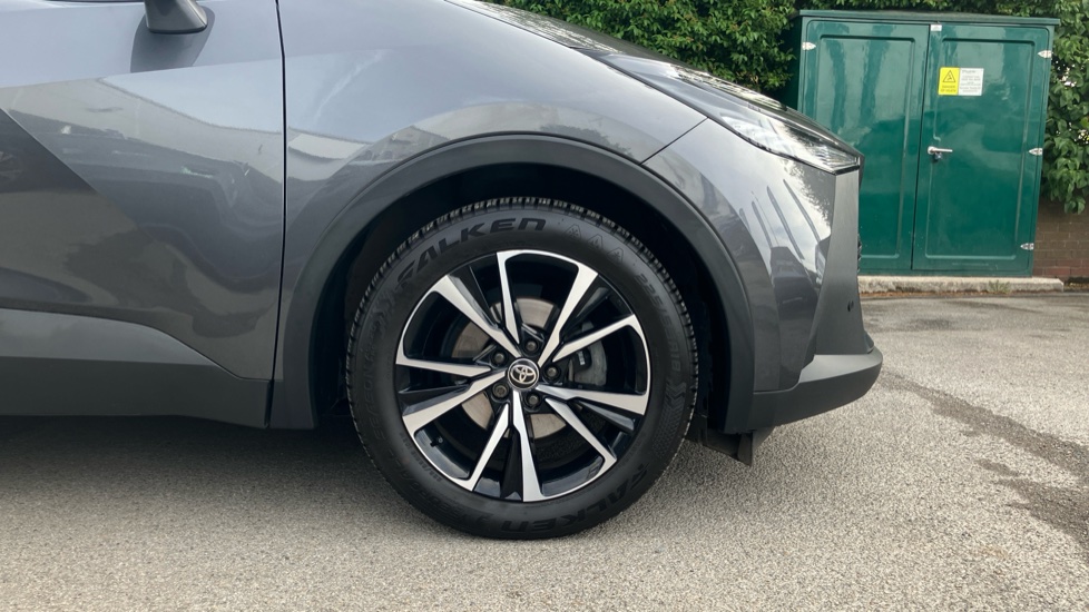 Toyota C-HR 1.8 Hybrid Design 5dr CVT Hybrid Hatchback - Image 25