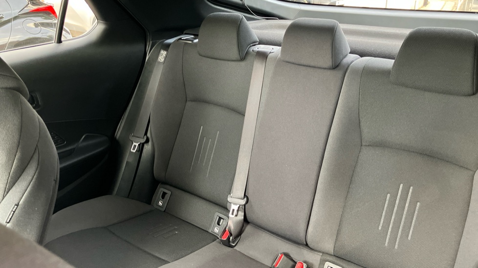 Toyota C-HR 1.8 Hybrid Design 5dr CVT Hybrid Hatchback - Image 34