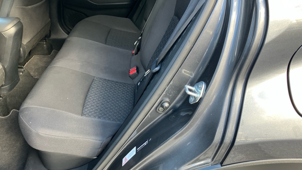 Toyota C-HR 2.0 Hybrid Design 5dr CVT Hybrid Hatchback - Image 14