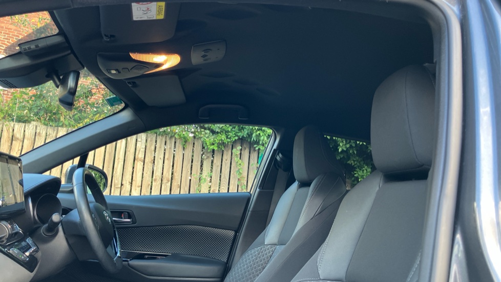 Toyota C-HR 2.0 Hybrid Design 5dr CVT Hybrid Hatchback - Image 19