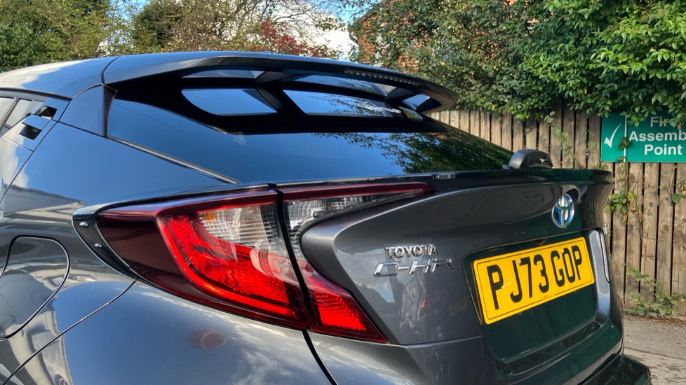 Toyota C-HR 2.0 Hybrid Design 5dr CVT Hybrid Hatchback - Image 21