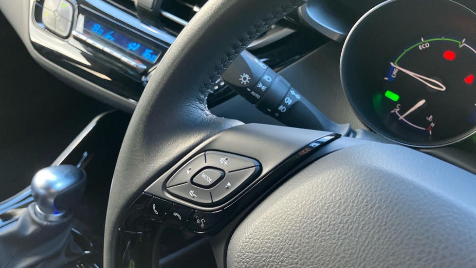 Toyota C-HR 2.0 Hybrid Design 5dr CVT Hybrid Hatchback - Image 34