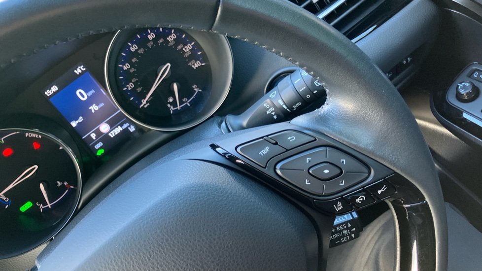 Toyota C-HR 2.0 Hybrid Design 5dr CVT Hybrid Hatchback - Image 35