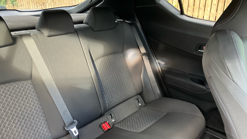 Toyota C-HR 2.0 Hybrid Design 5dr CVT Hybrid Hatchback - Image 37