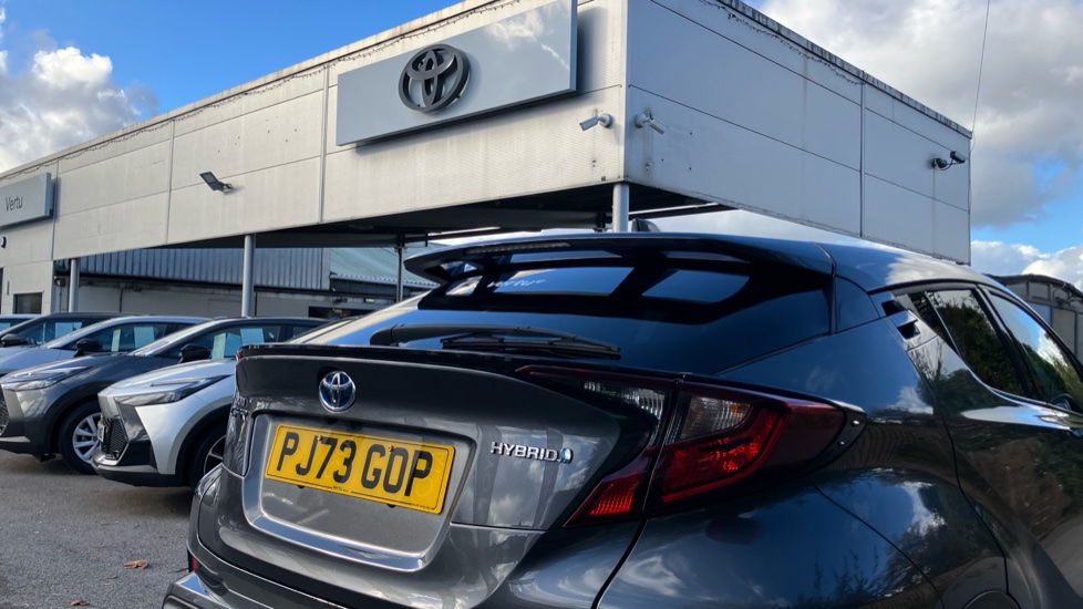 Toyota C-HR 2.0 Hybrid Design 5dr CVT Hybrid Hatchback - Image 38