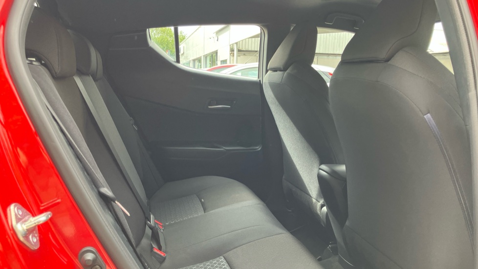 Toyota C-HR 1.8 Hybrid Icon 5dr CVT Hybrid Hatchback - Image 8