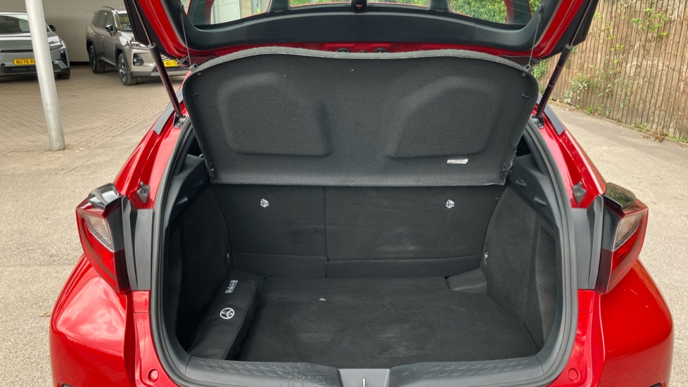Toyota C-HR 1.8 Hybrid Icon 5dr CVT Hybrid Hatchback - Image 13