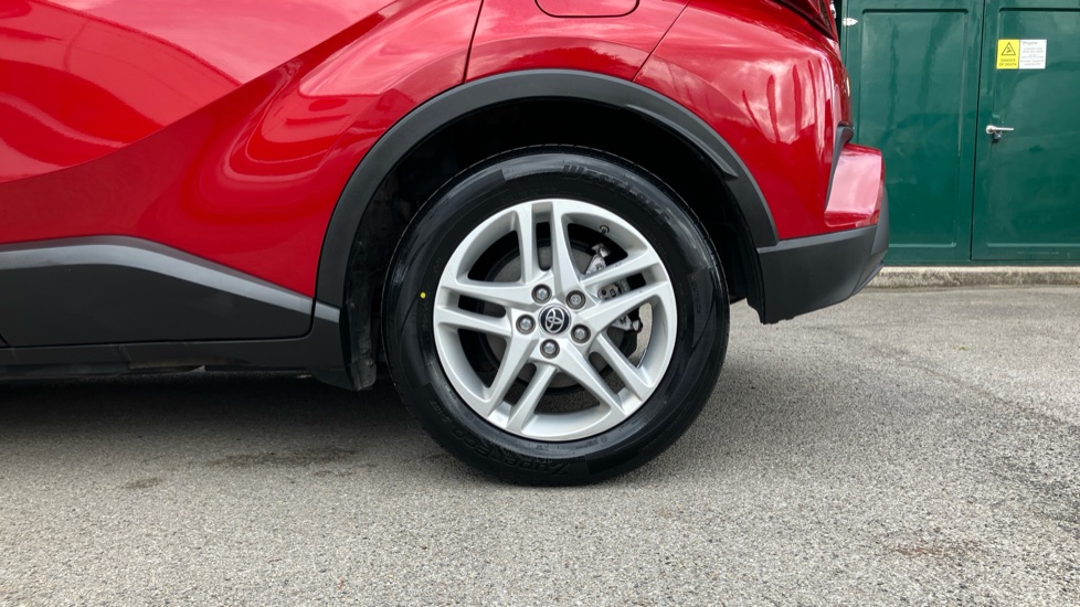 Toyota C-HR 1.8 Hybrid Icon 5dr CVT Hybrid Hatchback - Image 25