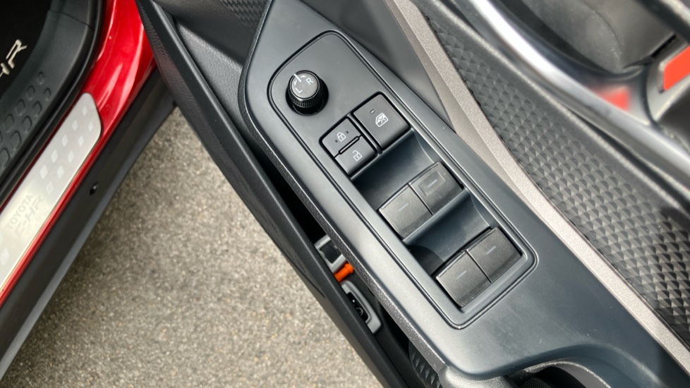 Toyota C-HR 1.8 Hybrid Icon 5dr CVT Hybrid Hatchback - Image 30