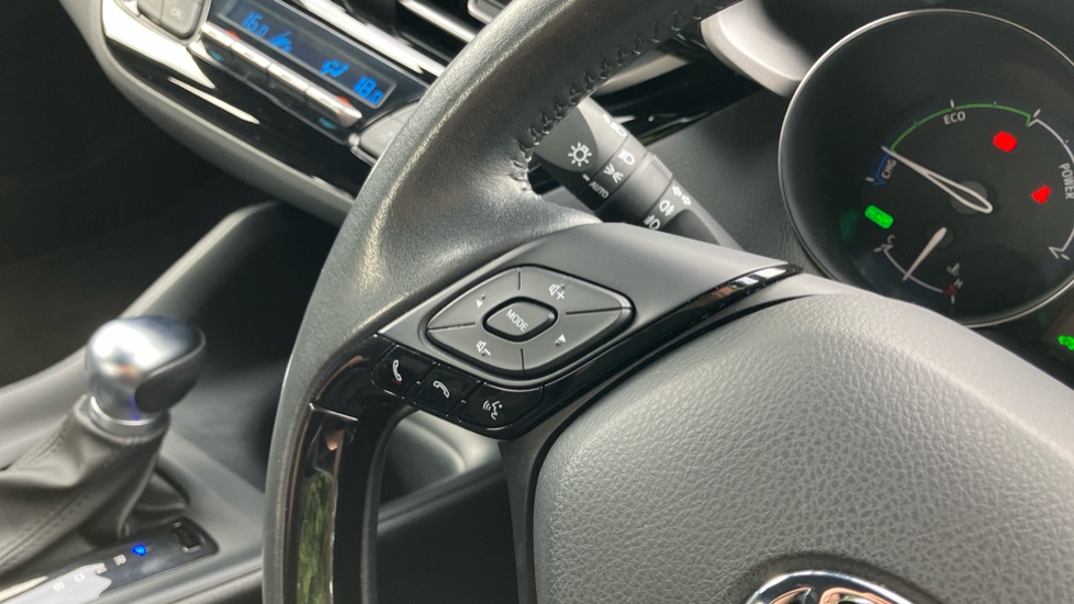 Toyota C-HR 1.8 Hybrid Icon 5dr CVT Hybrid Hatchback - Image 32
