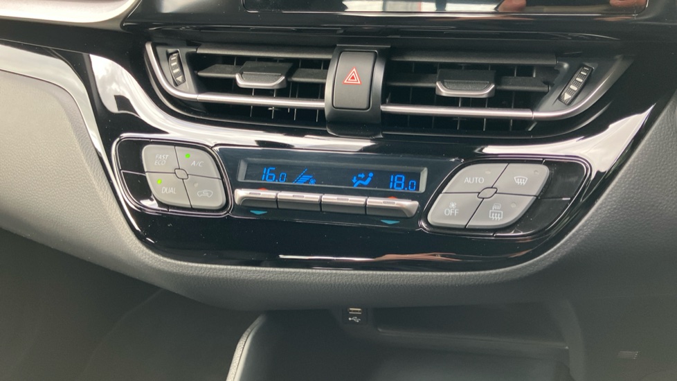 Toyota C-HR 1.8 Hybrid Icon 5dr CVT Hybrid Hatchback - Image 34