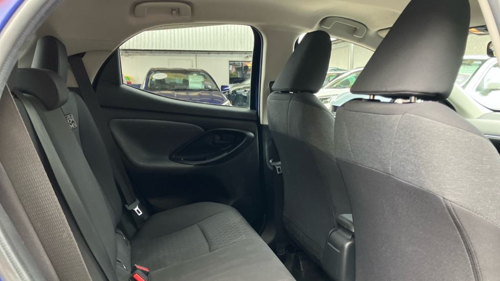 Toyota Yaris 1.5 Hybrid Design 5dr CVT Hybrid Hatchback - Image 8