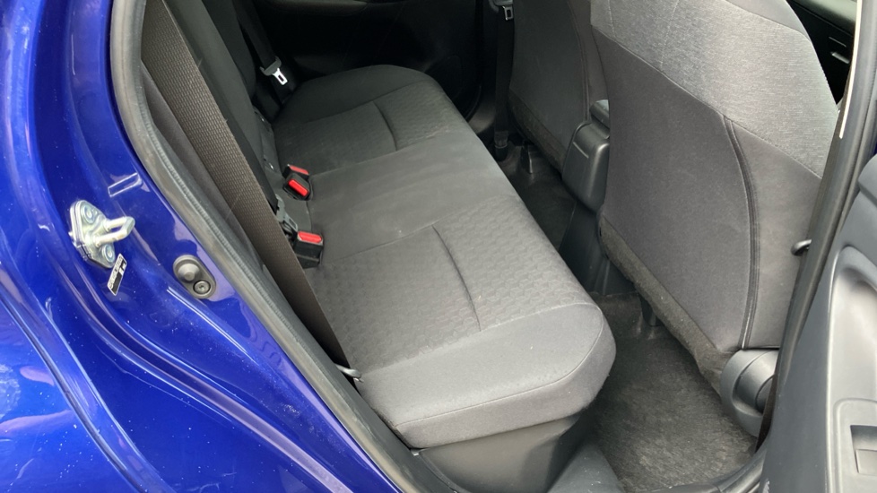 Toyota Yaris 1.5 Hybrid Design 5dr CVT Hybrid Hatchback - Image 14