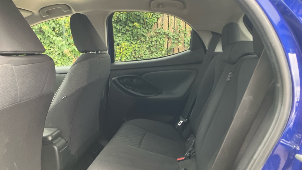 Toyota Yaris 1.5 Hybrid Design 5dr CVT Hybrid Hatchback - Image 15