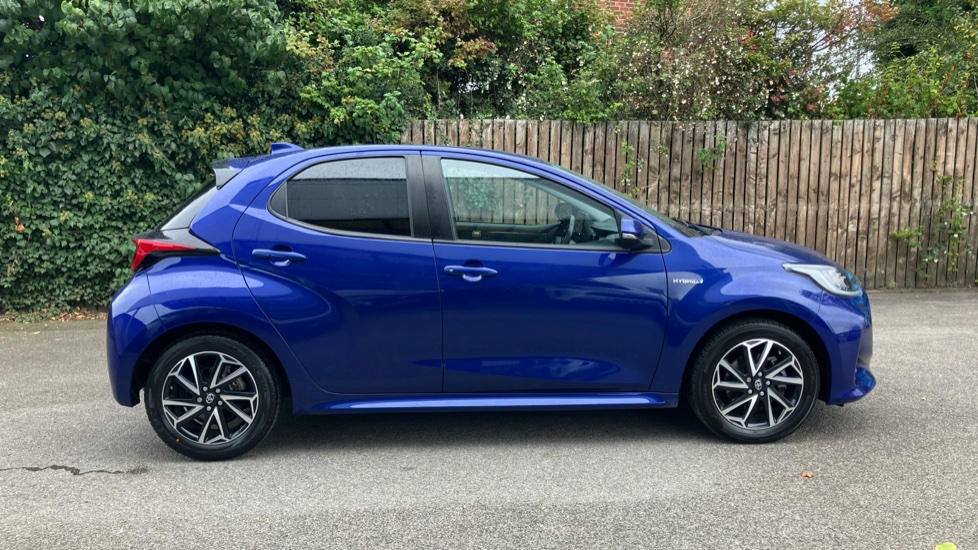 Toyota Yaris 1.5 Hybrid Design 5dr CVT Hybrid Hatchback - Image 23