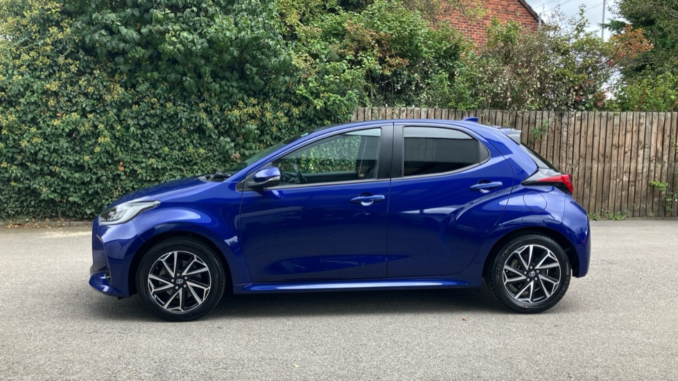 Toyota Yaris 1.5 Hybrid Design 5dr CVT Hybrid Hatchback - Image 24