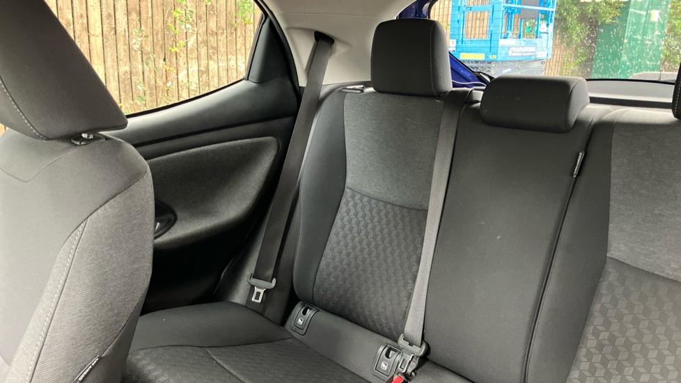 Toyota Yaris 1.5 Hybrid Design 5dr CVT Hybrid Hatchback - Image 35