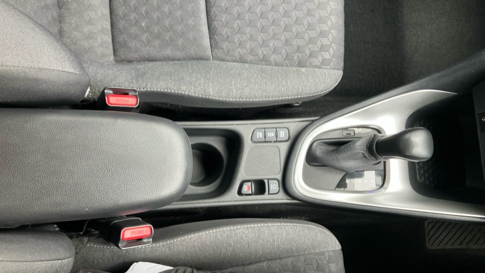Toyota Yaris 1.5 Hybrid Design 5dr CVT Hybrid Hatchback - Image 46