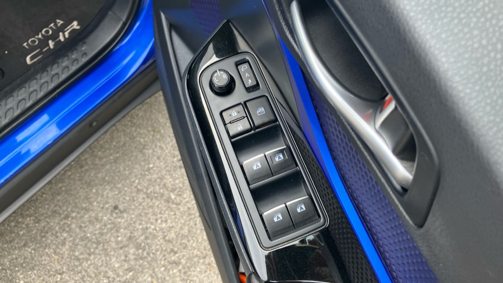 Toyota C-HR 1.2T Dynamic 5dr Petrol Hatchback - Image 31