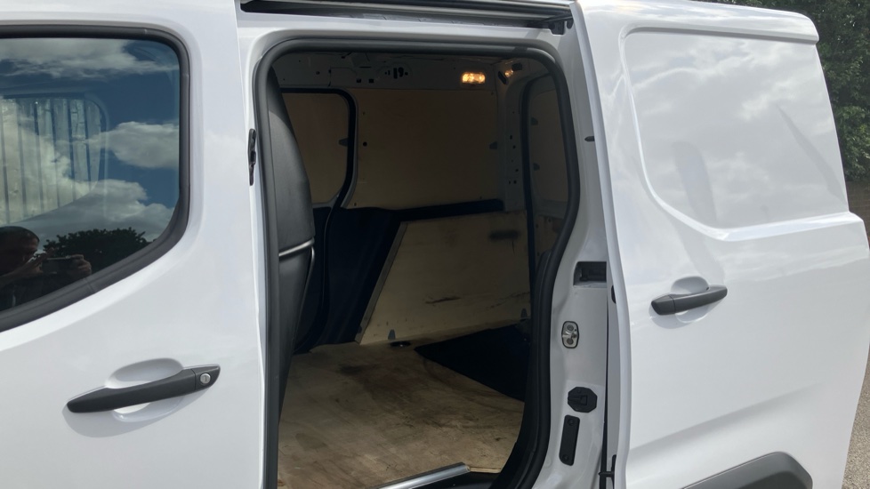 Toyota Proace City L1 Diesel 1.5D 100 Active Van - Image 15