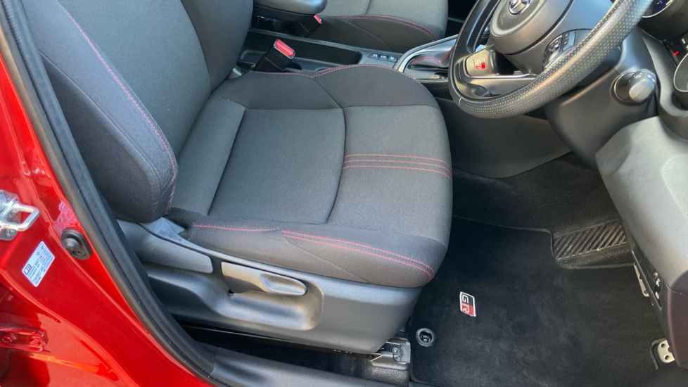 Toyota Yaris 1.5 Hybrid GR Sport 5dr CVT Hybrid Hatchback - Image 17