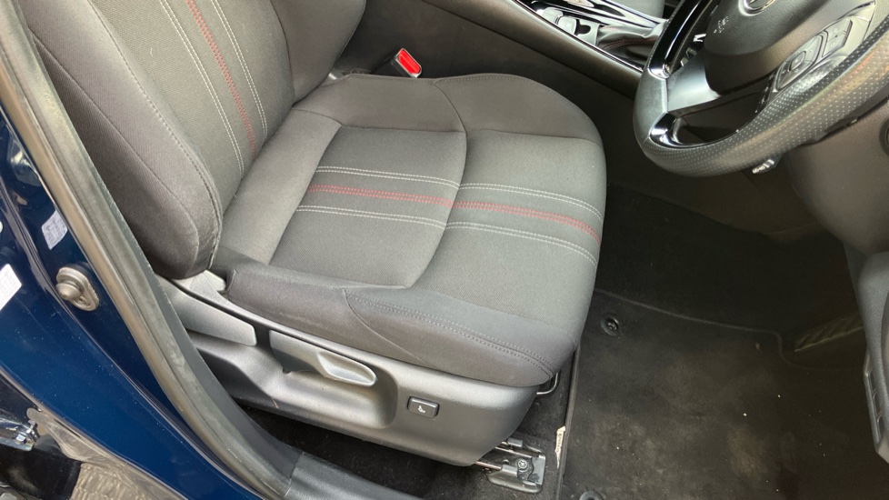 Toyota C-HR 2.0 Hybrid GR Sport 5dr CVT Hybrid Hatchback - Image 17