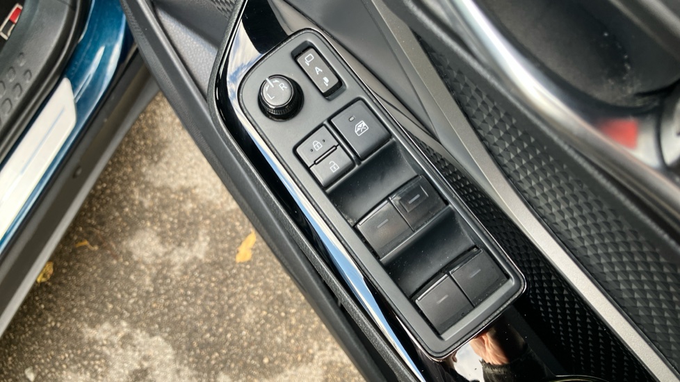 Toyota C-HR 2.0 Hybrid GR Sport 5dr CVT Hybrid Hatchback - Image 31