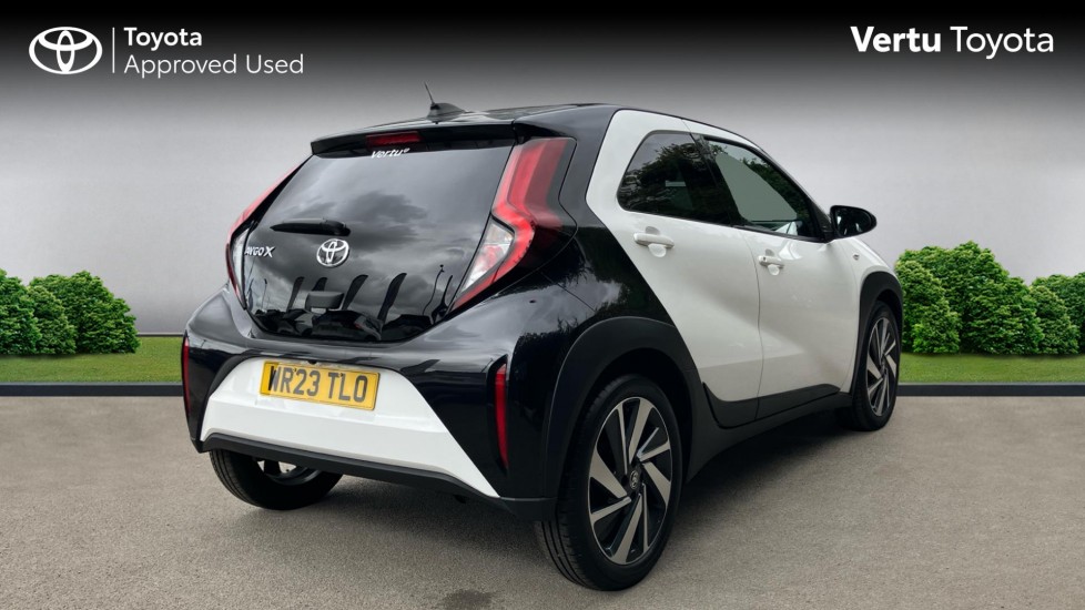 Toyota Aygo X 1.0 VVT-i Edge 5dr Petrol Hatchback - Image 2