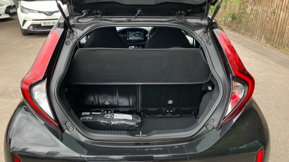 Toyota Aygo X 1.0 VVT-i Edge 5dr Petrol Hatchback - Image 13