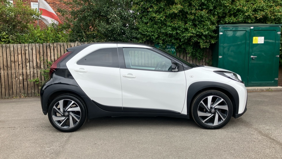 Toyota Aygo X 1.0 VVT-i Edge 5dr Petrol Hatchback - Image 23