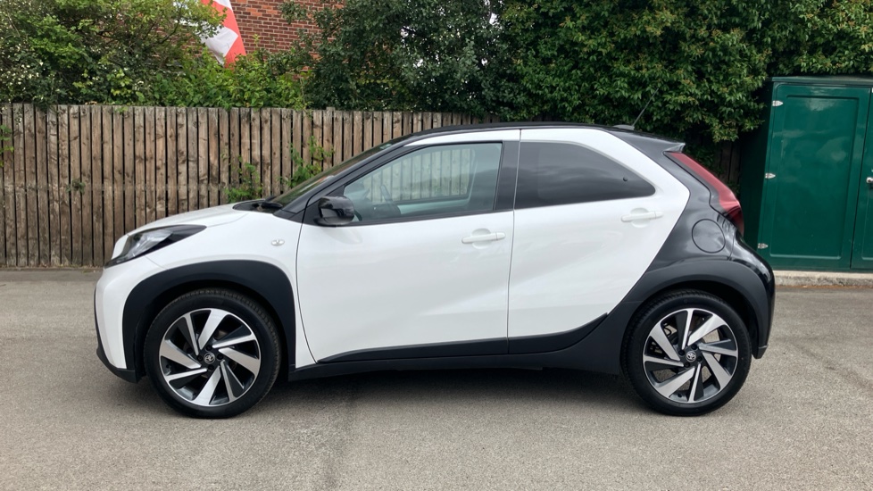 Toyota Aygo X 1.0 VVT-i Edge 5dr Petrol Hatchback - Image 24