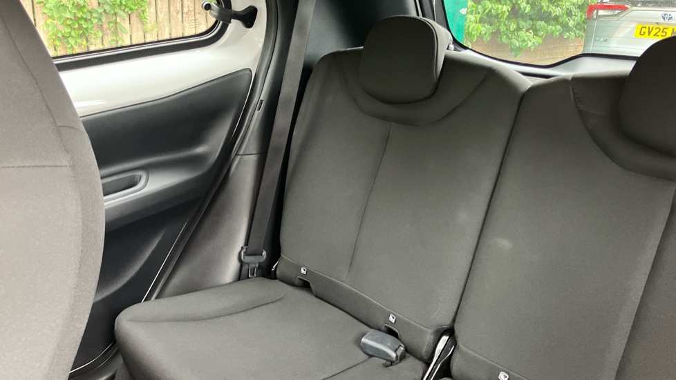 Toyota Aygo X 1.0 VVT-i Edge 5dr Petrol Hatchback - Image 36