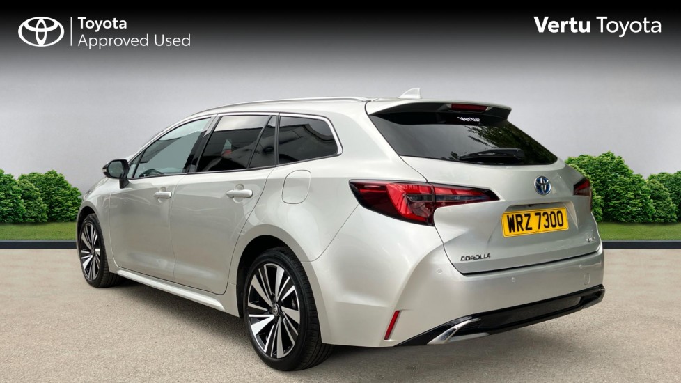 Toyota Corolla 1.8 Hybrid Design 5dr CVT Hybrid Estate - Image 4
