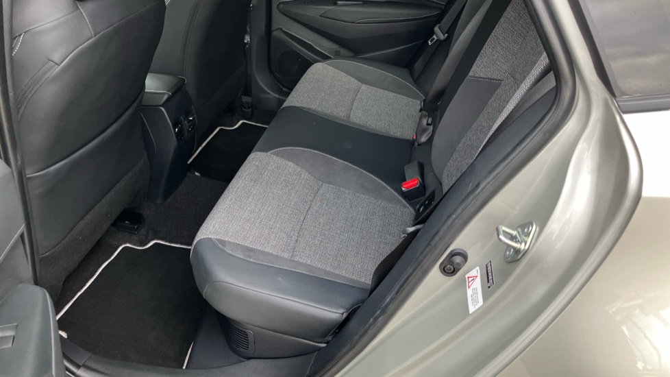 Toyota Corolla 1.8 Hybrid Design 5dr CVT Hybrid Estate - Image 14