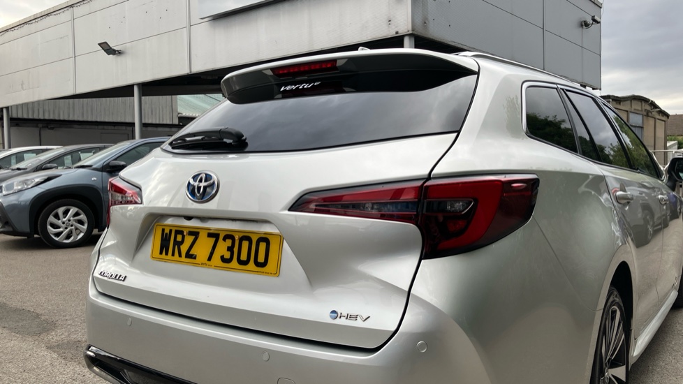 Toyota Corolla 1.8 Hybrid Design 5dr CVT Hybrid Estate - Image 21