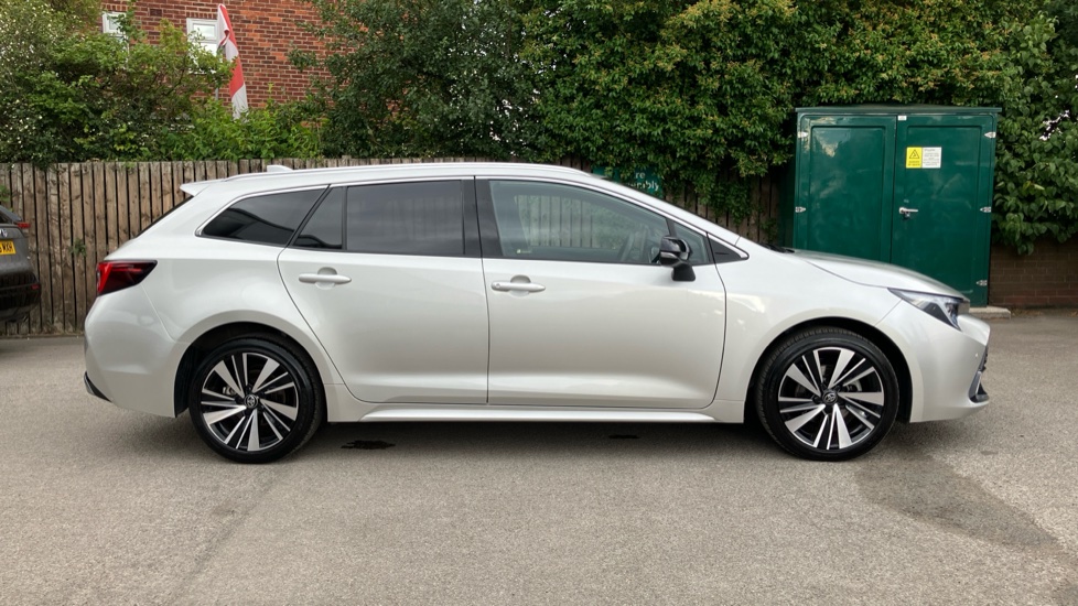 Toyota Corolla 1.8 Hybrid Design 5dr CVT Hybrid Estate - Image 23