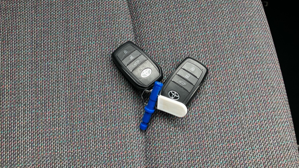 Toyota Corolla 1.8 Hybrid Design 5dr CVT Hybrid Estate - Image 28