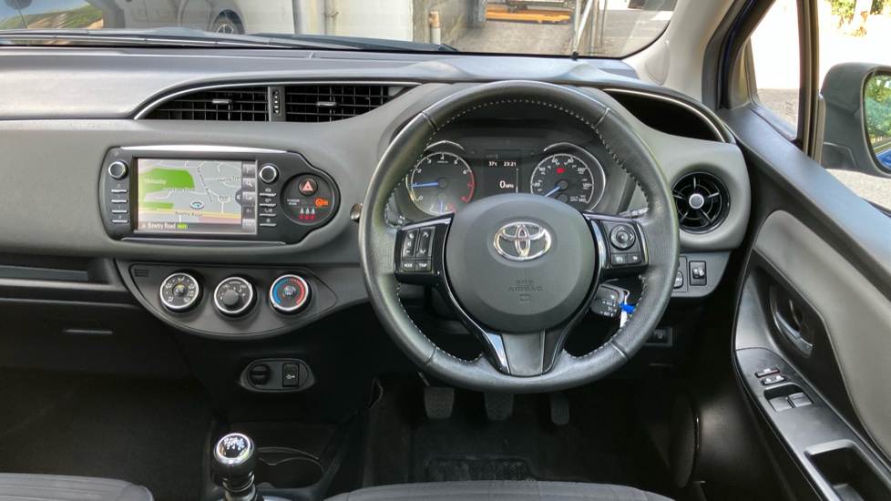 Toyota Yaris 1.5 VVT-i Icon Tech 5dr Petrol Hatchback - Image 7