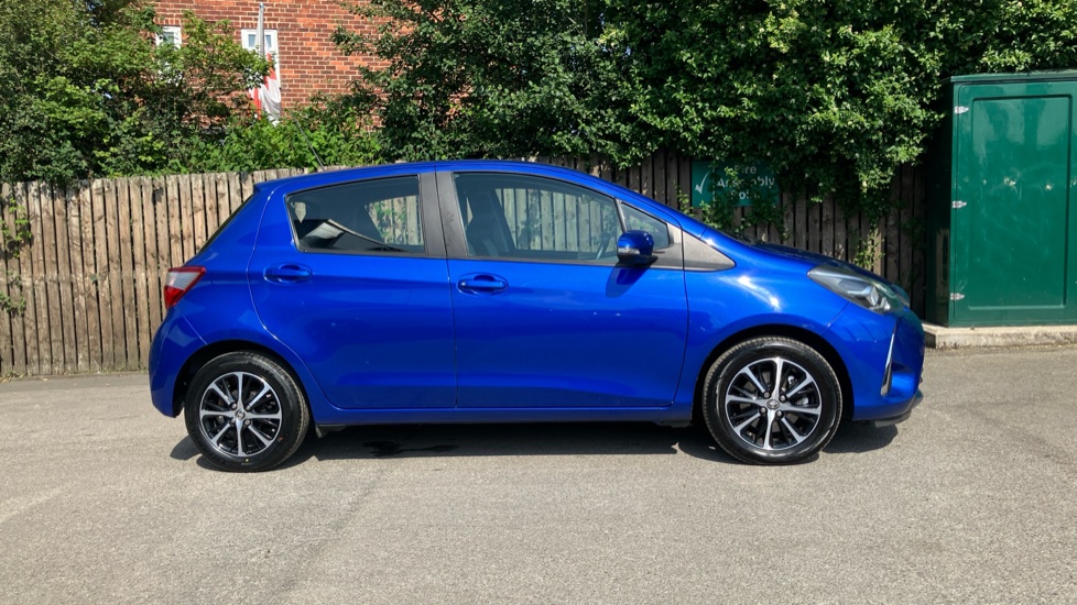 Toyota Yaris 1.5 VVT-i Icon Tech 5dr Petrol Hatchback - Image 23