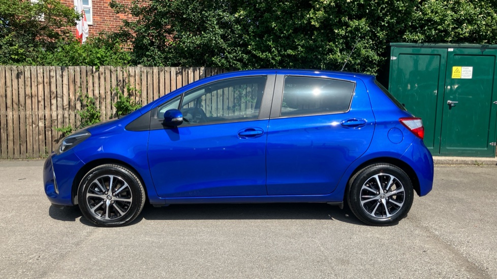 Toyota Yaris 1.5 VVT-i Icon Tech 5dr Petrol Hatchback - Image 24