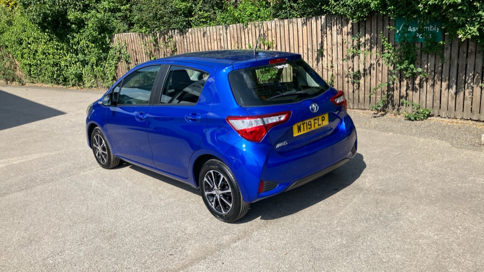 Toyota Yaris 1.5 VVT-i Icon Tech 5dr Petrol Hatchback - Image 32